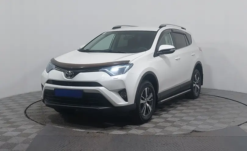 Toyota RAV4 2016 года за 10 490 000 тг. в Астана