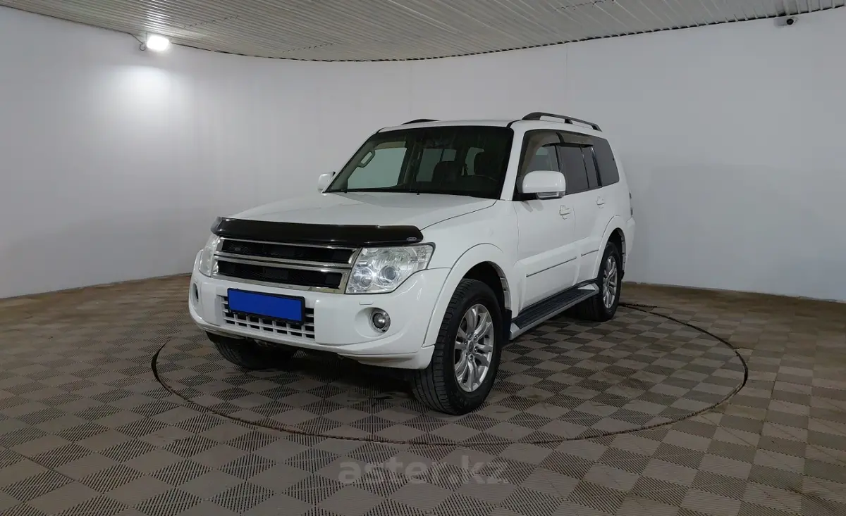 2013 Mitsubishi Pajero