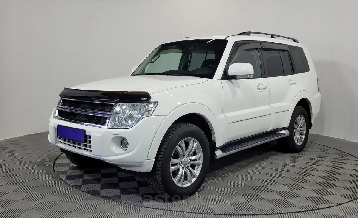 2013 Mitsubishi Pajero