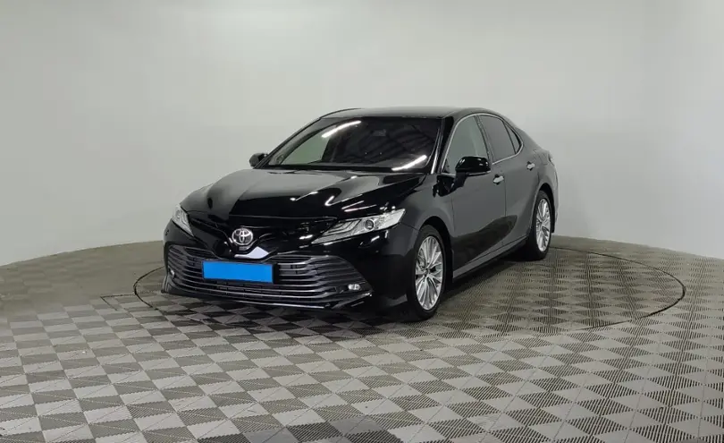 Toyota Camry 2019 года за 14 200 000 тг. в Алматы