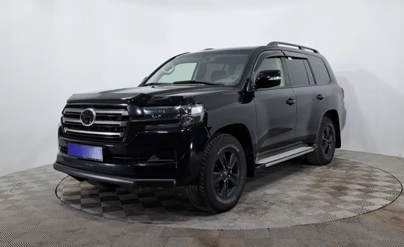 Toyota Land Cruiser 2020 года за 29 990 000 тг. в Астана