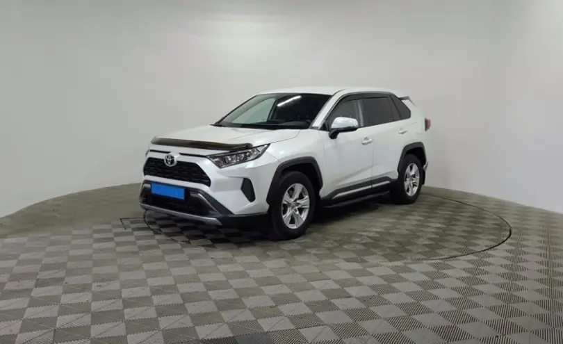 Toyota RAV4 2020 года за 15 290 000 тг. в Алматы