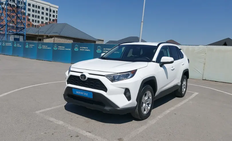 Toyota RAV4 2021 года за 15 600 000 тг. в Шымкент