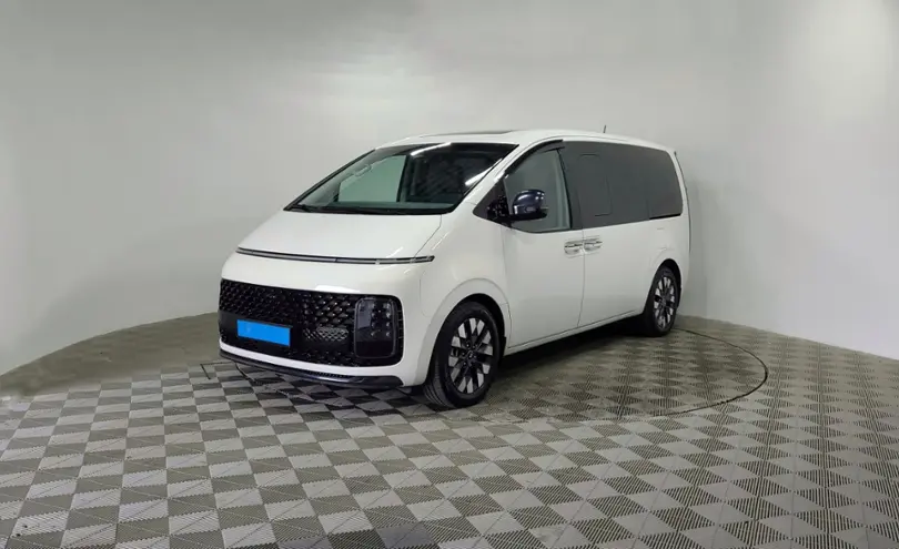 Hyundai Staria 2022 года за 22 400 000 тг. в Алматы