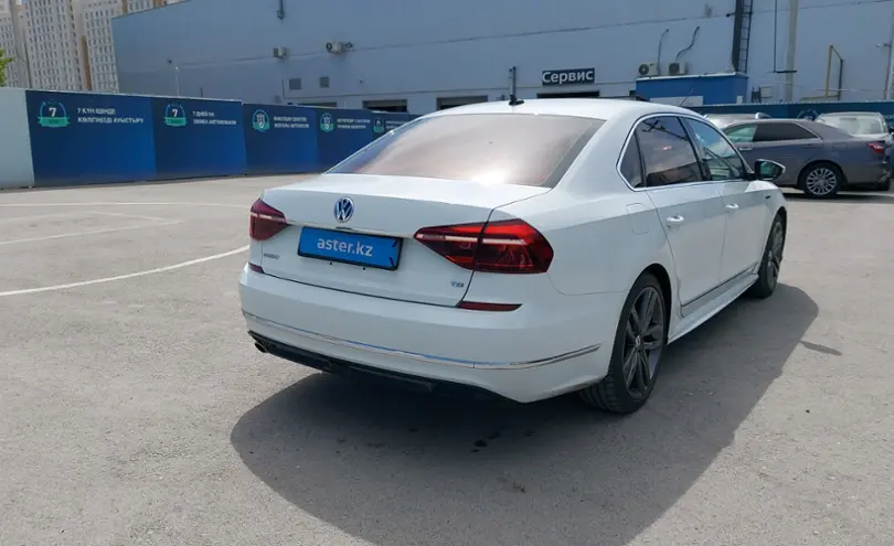 Volkswagen Passat 2017 года за 10 000 000 тг. в Шымкент фото 3