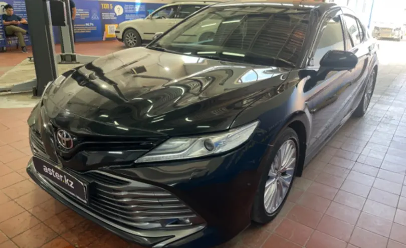 Toyota Camry 2019 года за 16 000 000 тг. в Астана