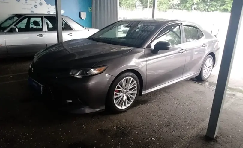 Toyota Camry 2020 года за 10 000 000 тг. в Алматы