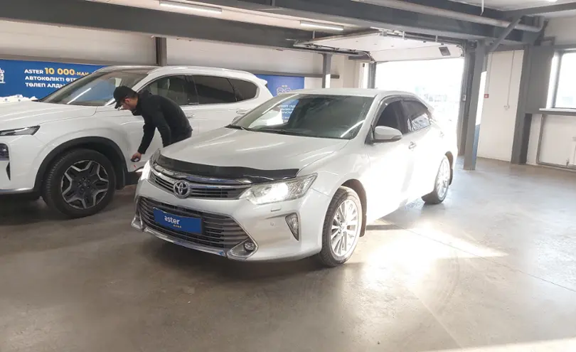 Toyota Camry 2015 года за 10 650 000 тг. в Астана
