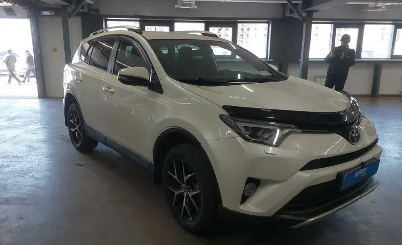 Toyota RAV4 2018 года за 11 500 000 тг. в Астана