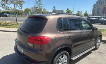 Volkswagen Tiguan 2013 года за 7 500 000 тг. в Астана