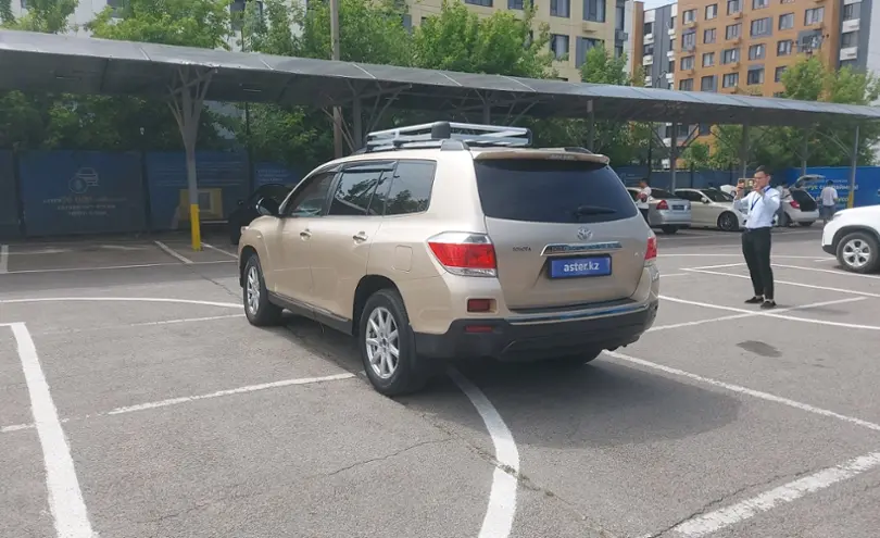Toyota Highlander 2013 года за 12 500 000 тг. в Алматы фото 4