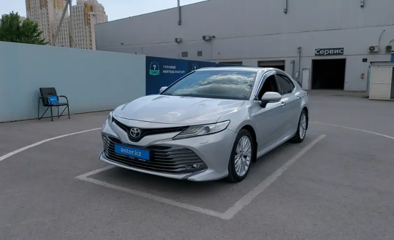 Toyota Camry 2018 года за 14 000 000 тг. в Шымкент