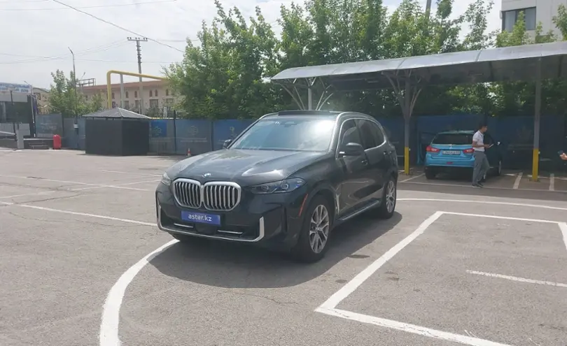 BMW X5 2023 года за 50 000 000 тг. в Алматы