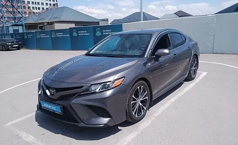 Toyota Camry 2018 года за 12 000 000 тг. в Шымкент