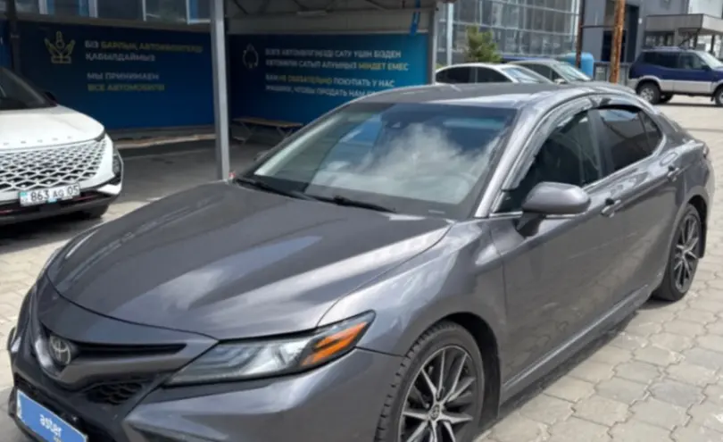 Toyota Camry 2022 года за 14 000 000 тг. в Караганда