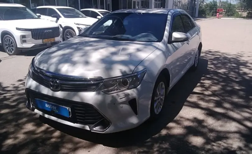 Toyota Camry 2015 года за 9 800 000 тг. в Актобе