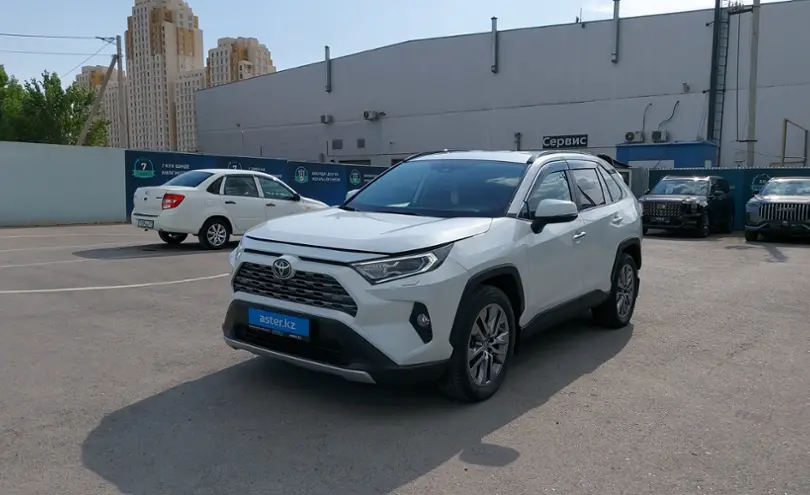 Toyota RAV4 2021 года за 19 700 000 тг. в Шымкент