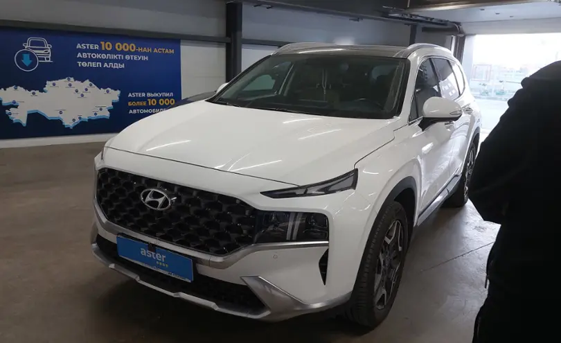 Hyundai Santa Fe 2023 года за 18 600 000 тг. в Астана