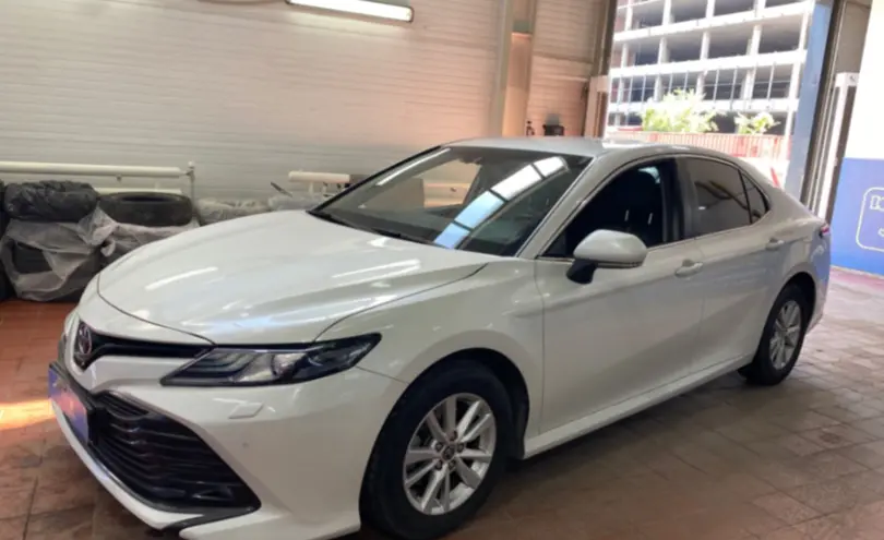 Toyota Camry 2020 года за 14 000 000 тг. в Астана