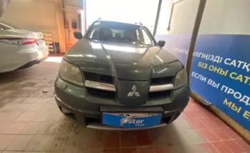 Mitsubishi Outlander 2003 года за 2 500 000 тг. в Астана фото 2