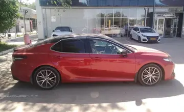Toyota Camry 2021 года за 15 000 000 тг. в Актобе фото 4