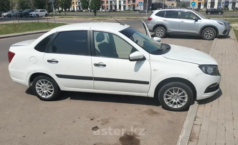 LADA (ВАЗ) Granta 2020 года за 4 000 000 тг. в Астана