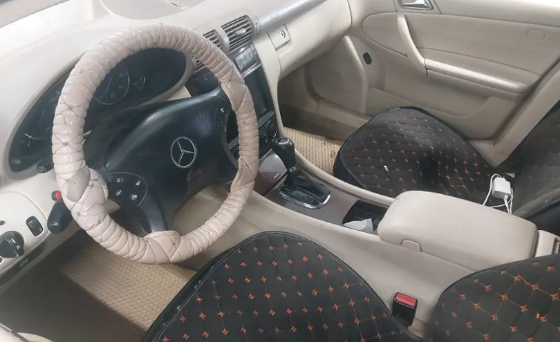 Mercedes-Benz C-Класс 2006 года за 4 000 000 тг. в Астана фото 5