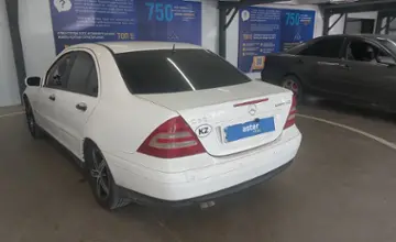 Mercedes-Benz C-Класс 2006 года за 4 000 000 тг. в Астана фото 4