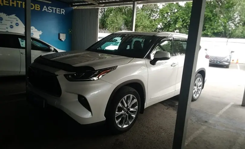 Toyota Highlander 2021 года за 19 000 000 тг. в Алматы