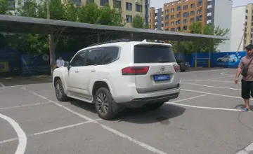 Toyota Land Cruiser 2023 года за 50 000 000 тг. в Алматы фото 4