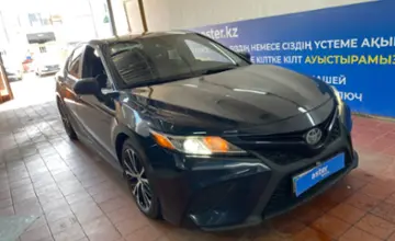 Toyota Camry 2018 года за 11 500 000 тг. в Астана фото 3