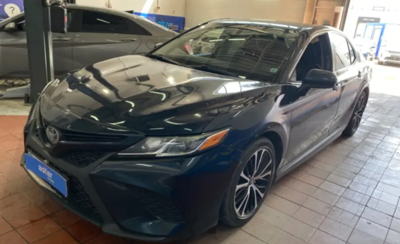 Toyota Camry 2018 года за 11 500 000 тг. в Астана