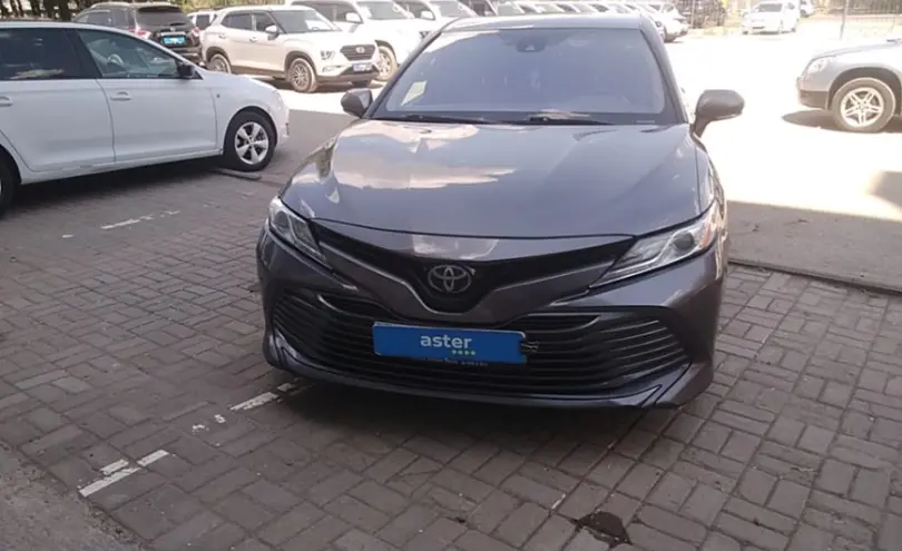 Toyota Camry 2018 года за 12 000 000 тг. в Актобе фото 2
