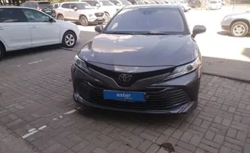 Toyota Camry 2018 года за 12 000 000 тг. в Актобе фото 2