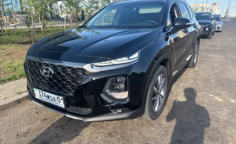 Hyundai Santa Fe 2020 года за 14 000 000 тг. в Астана