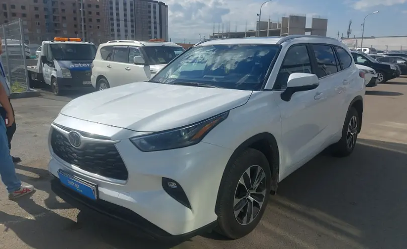 Toyota Highlander 2023 года за 23 000 000 тг. в Астана