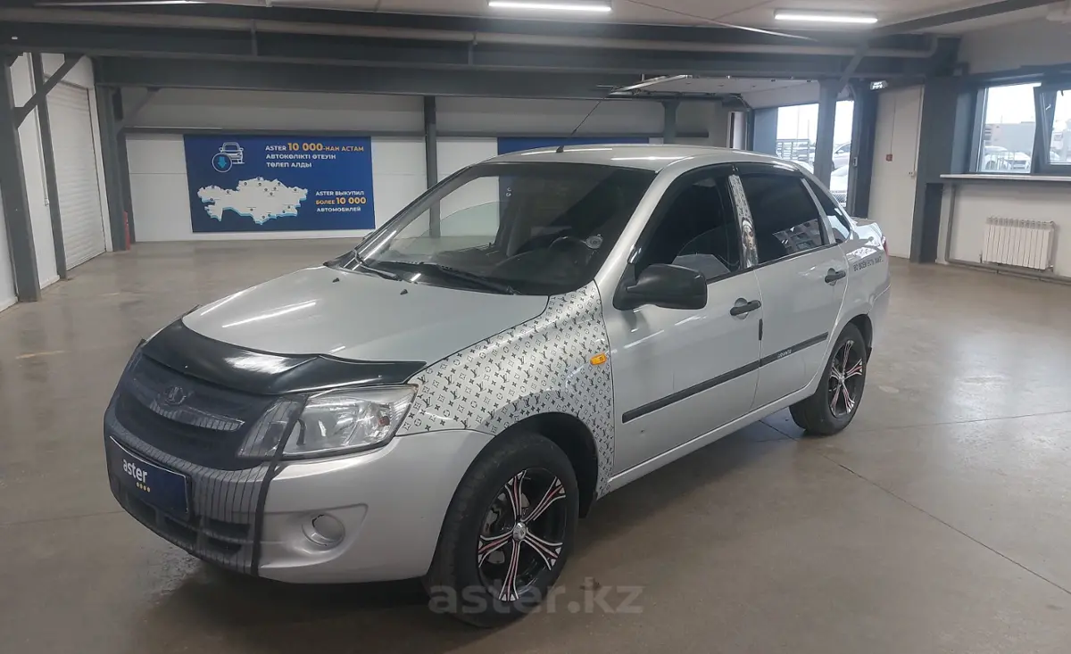 LADA (ВАЗ) Granta 2013 года за 2 900 000 тг. в Астана