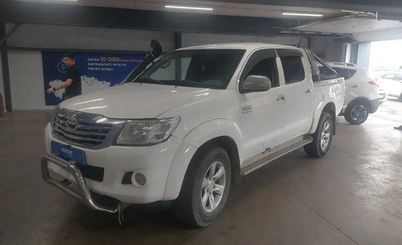 Toyota Hilux 2013 года за 8 000 000 тг. в Астана