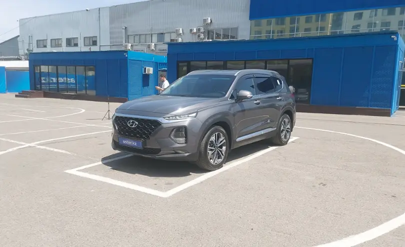 Hyundai Santa Fe 2018 года за 11 000 000 тг. в Алматы