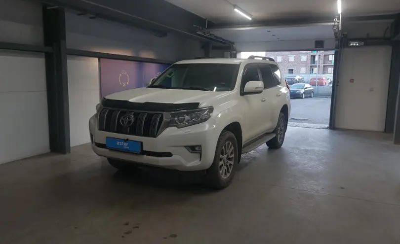 Toyota Land Cruiser Prado 2017 года за 27 000 000 тг. в Астана