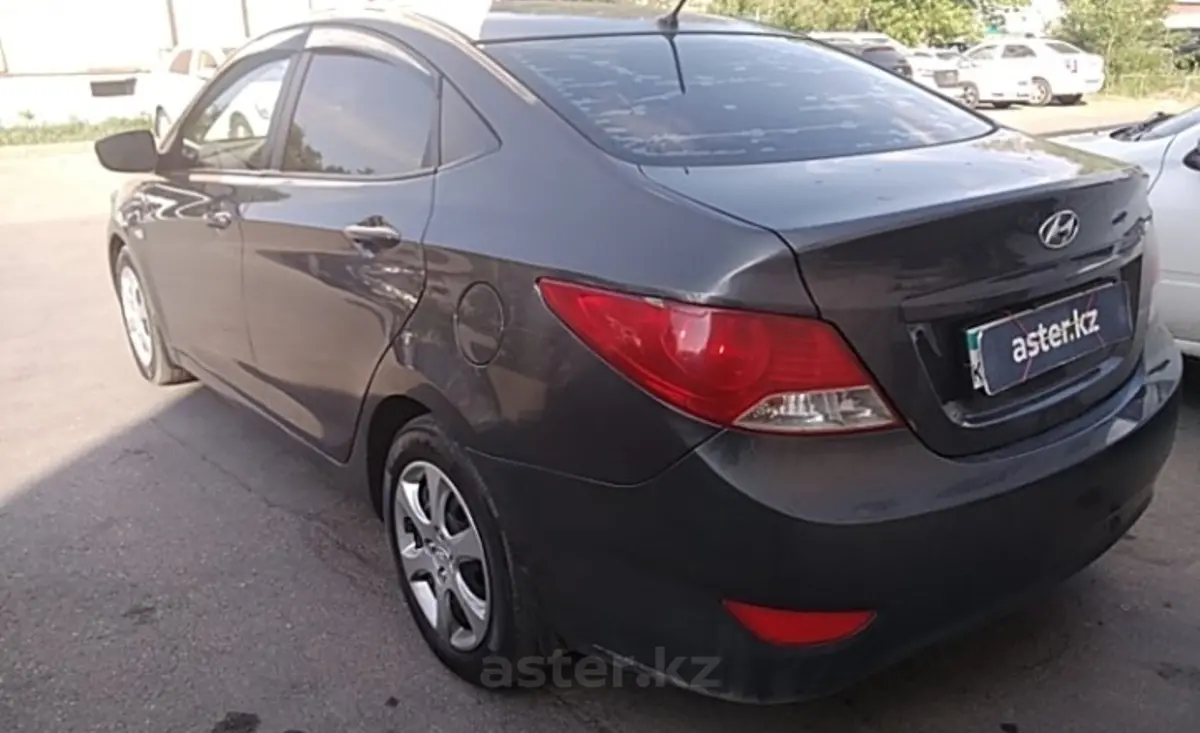 Hyundai Solaris 2013