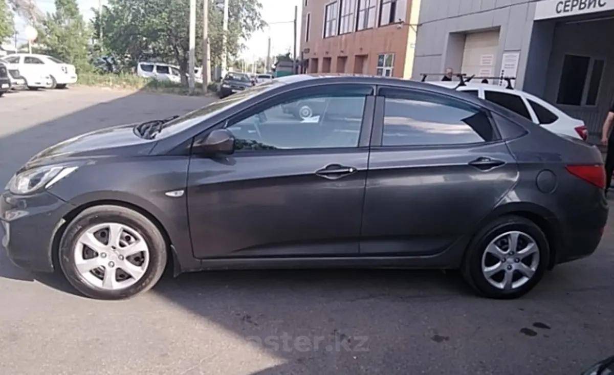 Hyundai Solaris 2013