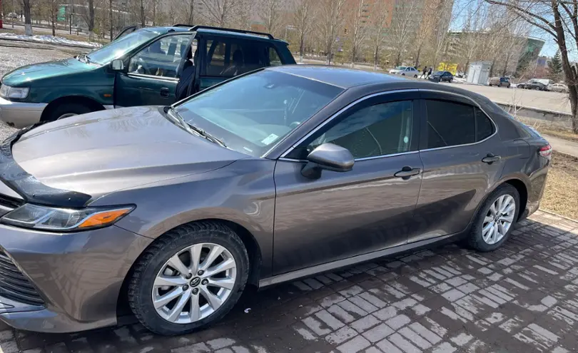 Toyota Camry 2020 года за 11 000 000 тг. в Астана
