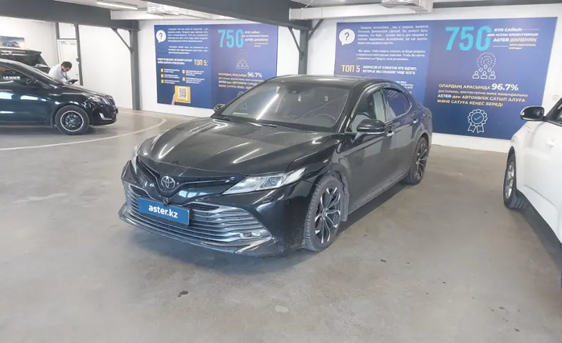 Toyota Camry 2018 года за 12 300 000 тг. в Астана