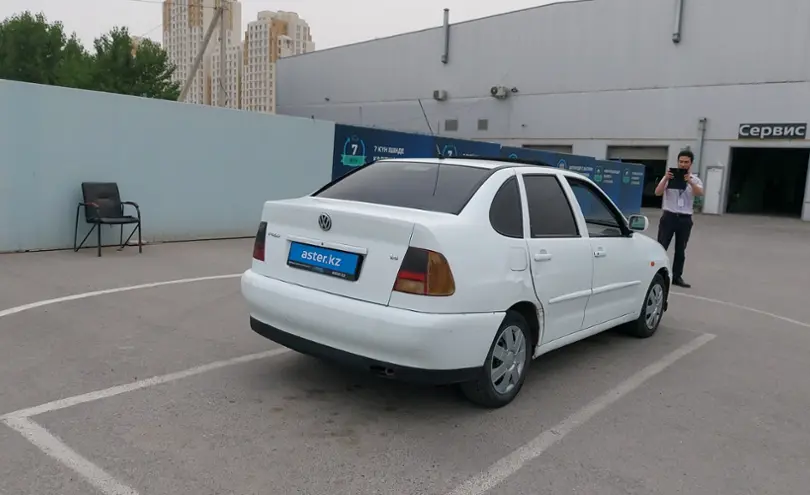 Volkswagen Polo 1999 года за 700 000 тг. в Шымкент фото 3