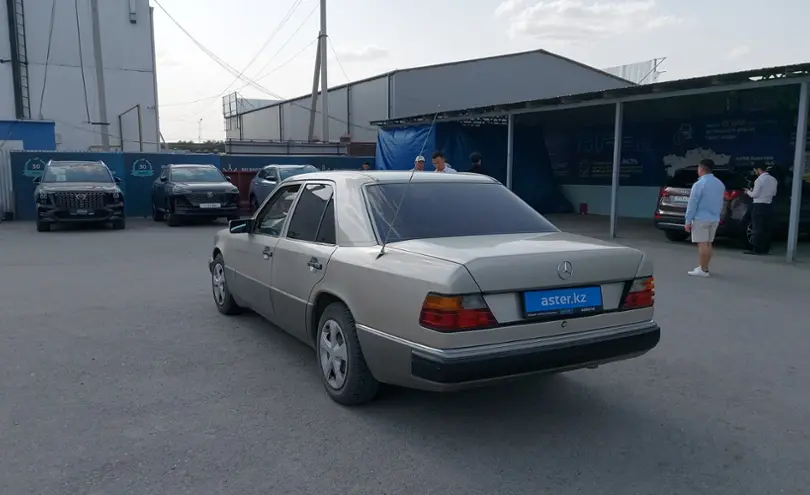 Mercedes-Benz W124 1991 года за 2 000 000 тг. в Шымкент фото 4
