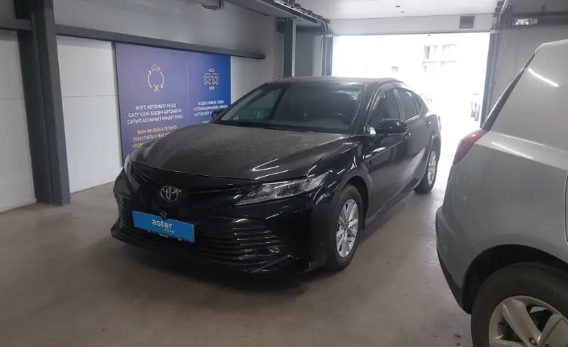 Toyota Camry 2019 года за 14 000 000 тг. в Астана
