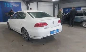 Volkswagen Passat 2014 года за 7 400 000 тг. в Астана фото 4