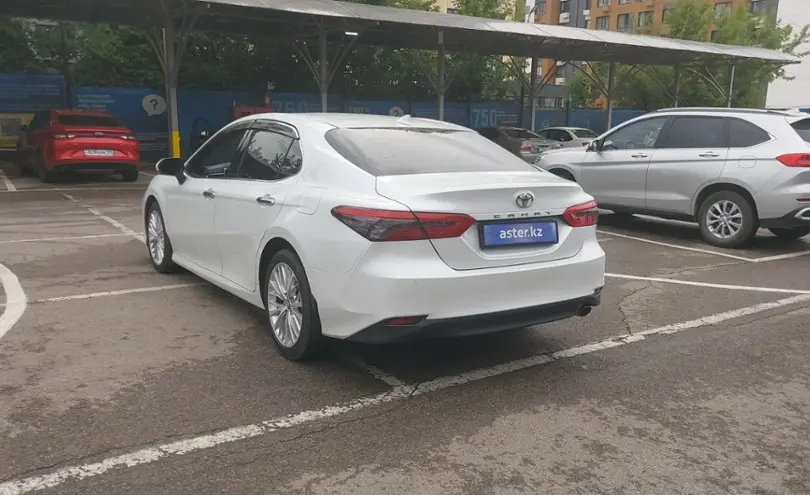 Toyota Camry 2018 года за 13 500 000 тг. в Алматы фото 4