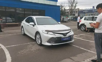 Toyota Camry 2018 года за 13 500 000 тг. в Алматы фото 2